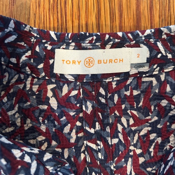 Tory Burch Pleated Detail Shirt – Style 163363100 – Size 2 (see all photos) - Picture 4 of 4